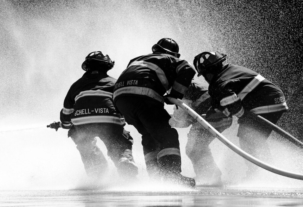 firefighters, water, hose-1851945.jpg